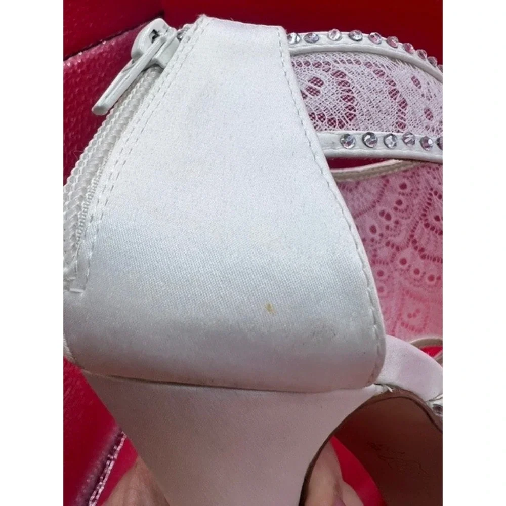 VTG Caparros White Lace Peep Toe Rhinestone Stiletto Heels Bridal Wedding 9.5